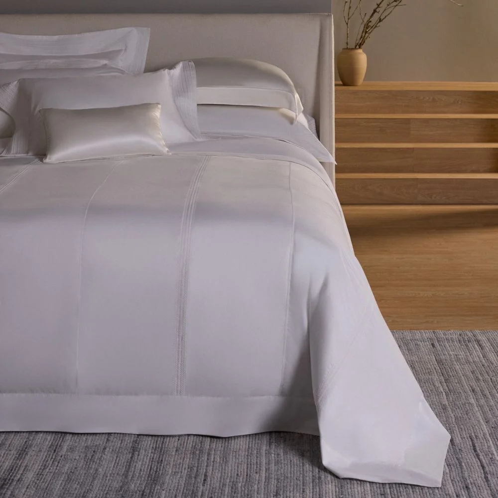 Capa p/ Duvet Queen Buddemeyer Luxus Altesse, 500 fios 100% Algodão, fio Penteado Branco c/ renda branca .