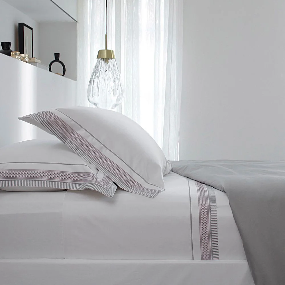 Jogo de Cama Queen Cetim 600 Fios Buddemeyer Luxus Lumineers 100% Algodão Penteado c/ bordado Cinza 4 peças